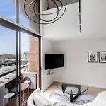 Kozyguru Sydney Cbd Harbor View Loft With Parking
